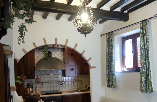 Giglio Castello Apartment | Romantic Hideaway. Medieval Hilltop Village-Tuscan Island, Beaches only 10mins.