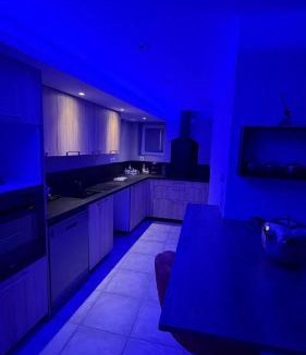 Pomerols Apartment | Romantic suite with private Jacuzzi