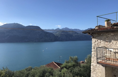 Brenzone sul Garda House | Romantisches Rustico mit Traumhaftem Seeblick in Sehr Ruhiger Lage