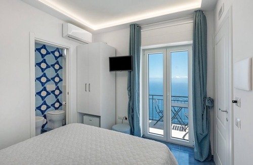 San Michele Apartment | Room 'Camera Ravello Sea View' with Sea View, Wi-Fi and Air Conditioning