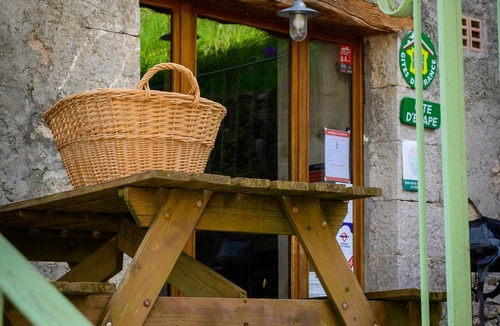Blieux Apartment | Room 'Chambre Jaune' with Mountain View, Shared Terrace and Shared Garden