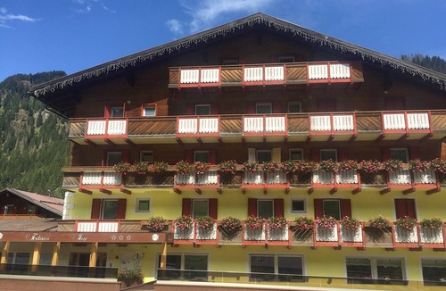 Alba Apartment | Room 'Fedaia Joy Bnb Suite' with Mountain View, Balcony and Wi-Fi