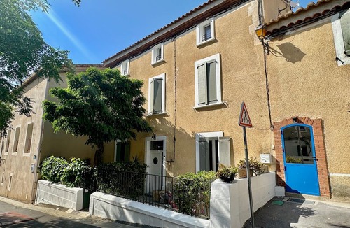 Treilles Apartment | Room “Garrigue” with Shared Terrace, Wi-Fi and Air Conditioning