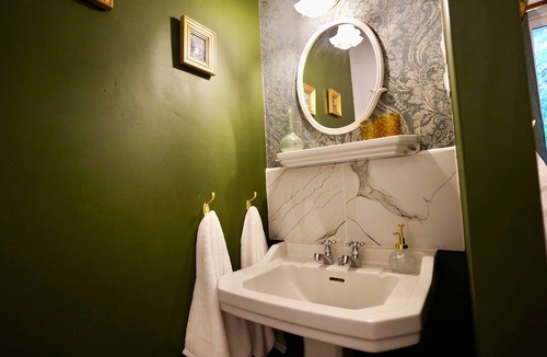 Treilles Apartment | Room “Garrigue” with Shared Terrace, Wi-Fi and Air Conditioning