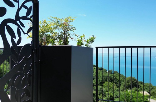 San Zeno di Montagna Apartment | Room 'Laguna Panorama 1' with Shared Terrace, Wi-Fi and Air Conditioning