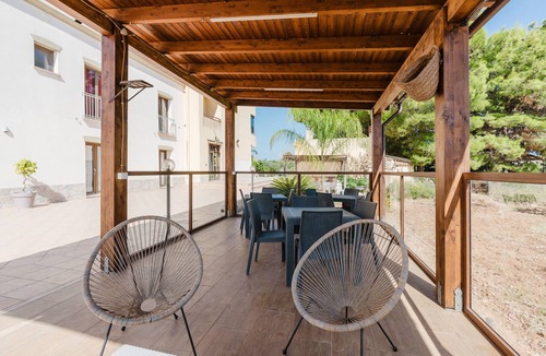 Rilievo Apartment | Room 'Maidda' with Shared Garden, Wi-Fi and Air Conditioning