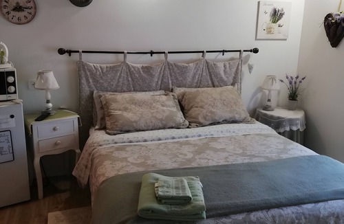 Vicenza Bed & Breakfast | Room 'Provenzale' with Shared Garden, Wi-Fi and Air Conditioning