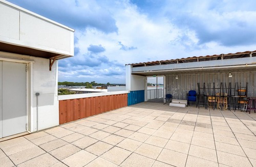 Mudaison Apartment | Room with Shared Terrace and Wi-Fi 10 Minutes from the Sea