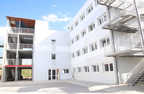 Mudaison Apartment | Room with Shared Terrace and Wi-Fi 10 Minutes from the Sea