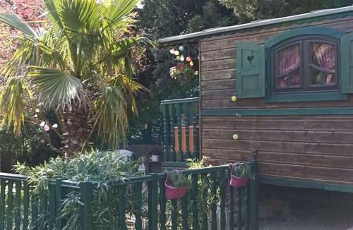 Maussane Ski Chalet | Roulotte des Alpilles