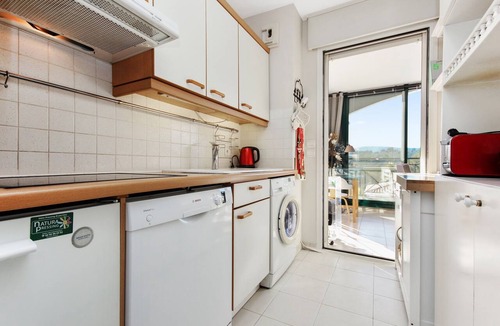 Mougins Apartment | Royal Mougins Golf (Nr Cannes) superb location for coast and villages .