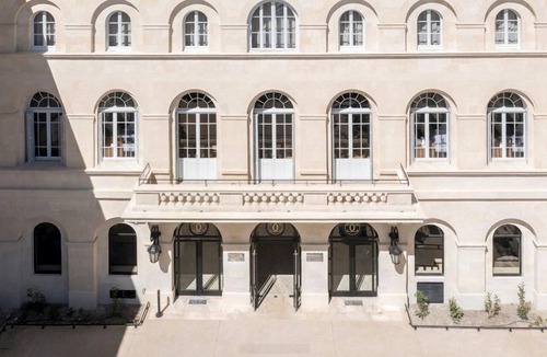 Quartier Administrations Apartment | Séjour 5* au cœur des Arènes | Spa sur place