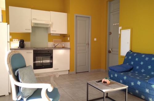 Beziers City Centre Apartment | Saëns 3-t2 de 32m2+pkg Optionnel-centre Historique & Plages à 16km
