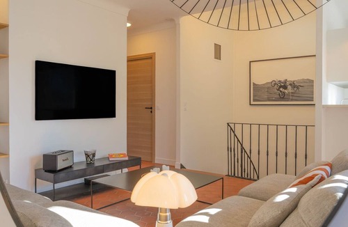 Saint-Tropez City Centre Apartment | Saint-Tropez: Bright apartment near the port