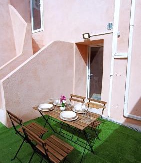 Gardanne Apartment | Sainte Baume - Patio - Linge de qualité - Fibre - Confort - Cœur de Ville
