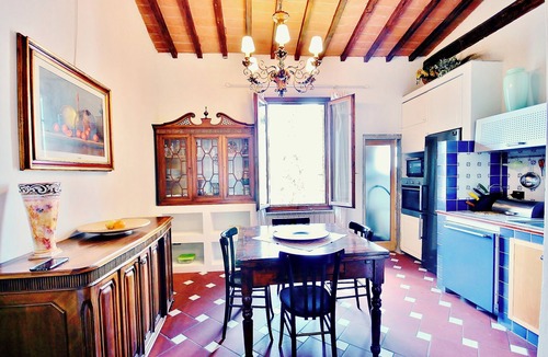 San Lorenzo Apartment | San Gallo - Typical spacious apartment in the historic centre