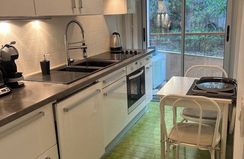 Roquebrune-Cap-Martin Apartment | Santa Monica : Monaco :7mn, Italie: 5mn, appt 44 m2 tt confort, vue mer montagne