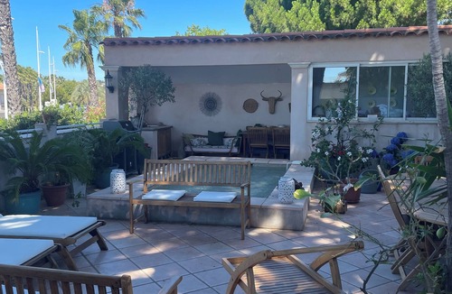 Six-Fours-les-Plages House | Sea front luxury apartment in a villa with outstanding view