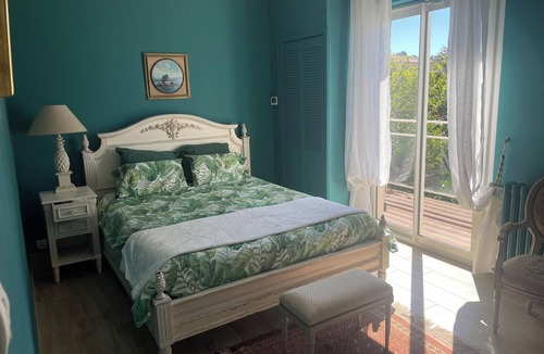Six-Fours-les-Plages House | Sea front luxury apartment in a villa with outstanding view