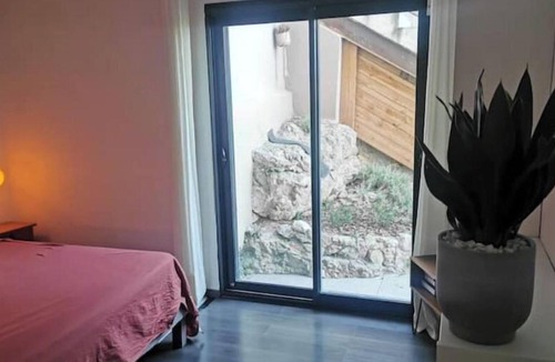 Verduron Villa | Sea ​​view and quiet greenery