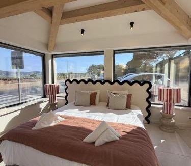 Guerrevieille Apartment | Sea-view loft in Grimaud Facing Saint-Tropez