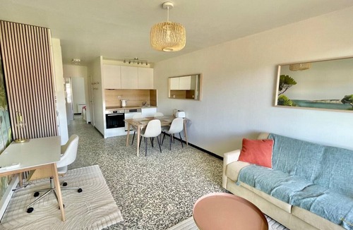 Le Lavandou Apartment | Sea View Pool Air Conditioning Beach 300m Away Rated 3 stars