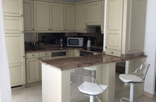 Frejus Plage Apartment | SEAFRONT: T2 * * * , GARAGE, AIR-CONDITIONING, WI-FI