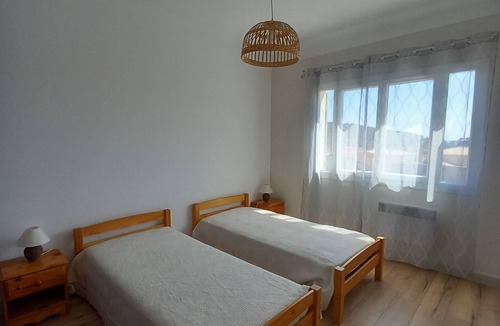 Ceyreste Apartment | Seasonal rental 3 rooms top of villa in Ceyreste