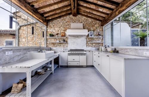 Aubussargues Apartment | Secret d'Uzès - Le Duché - Piscine chauffée et Jacuzzi