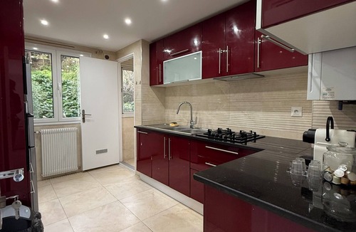 Prado - Republique Apartment | Serene 3-bedroom apartment with AC in beautiful Cannes