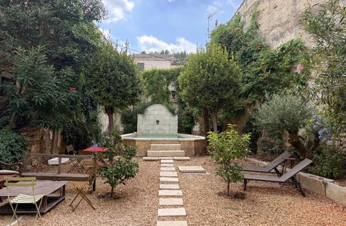 Bellegarde Bed & Breakfast | Si par hasard