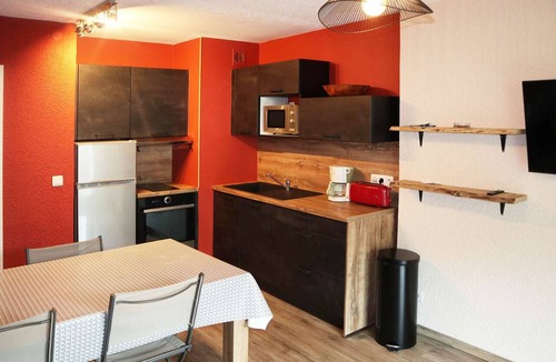 Les Orres Apartment | Ski-in/Ski-out Apartment for 8 with Terrace and Stunning Views