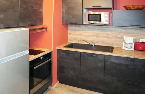 Les Orres Apartment | Ski-in/Ski-out Apartment for 8 with Terrace and Stunning Views