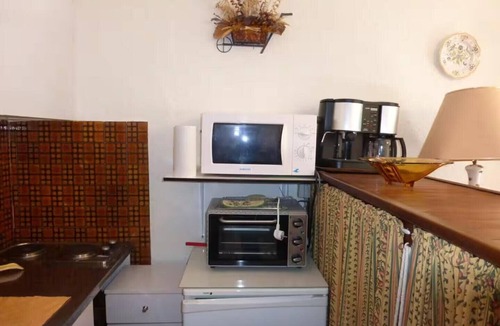 Le Super-Sauze Apartment | Ski-in/ski-out studio with balcony