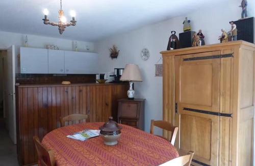 Le Super-Sauze Apartment | Ski-in/ski-out studio with balcony