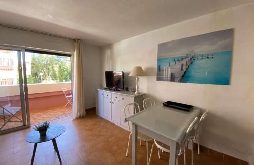 Sainte-Maxime Apartment | SM530-E332 SAINTE MAXIME Appt Studio cabine 4 couchages avec piscine et parking