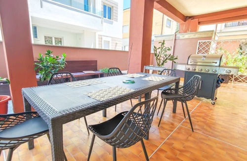 Roseto degli Abruzzi Apartment | Small house with a garden just a stone's throw from the sea