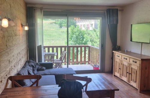 Le Sauze House | South-facing apartment with mountain-view terrace