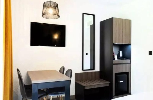 Arles Hotel | SOWELL HOTELS L'Olivier* - Room 2 People Triple Comfort