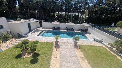 Saint-Andiol Apartment | Spa NESSA