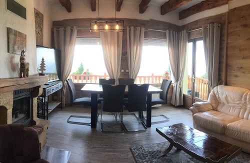 Guillaumes Apartment | Spa privé Appt de charme Valberg vue panoramique montagne