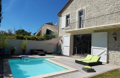 Saint-Mathieu-de-Treviers Villa | Spacious village house with swimming pool