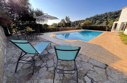 Cavalaire-sur-Mer House | Spacious 5-Room House with Pool, AC, and Fiber Optic Internet in Cavalaire-sur-Mer