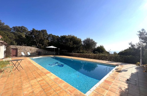Cavalaire-sur-Mer House | Spacious 5-Room House with Pool, AC, and Fiber Optic Internet in Cavalaire-sur-Mer