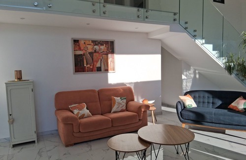 Noyers-sur-Jabron House | Spacious 7-person villa facing Montagne de Lure