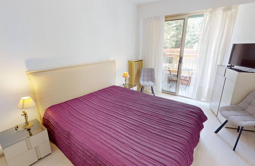 Menton Apartment | Spacious AC 2-room with terraces, garage and Wifi in Menton