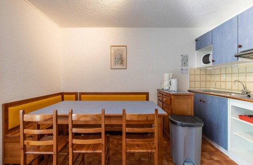 Guillaumes Apartment | Spacious Alpine Triplex with Terrace