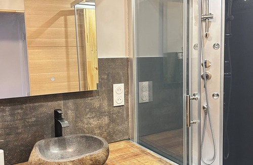 Roquemaure Apartment | Spacious and quiet first floor *clim