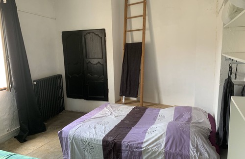 Gambetta Apartment | Spacious apartment in the center of town, ideal for friends or family