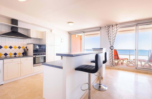 Valras-Plage Apartment | Spacious Apartment with Panoramic View